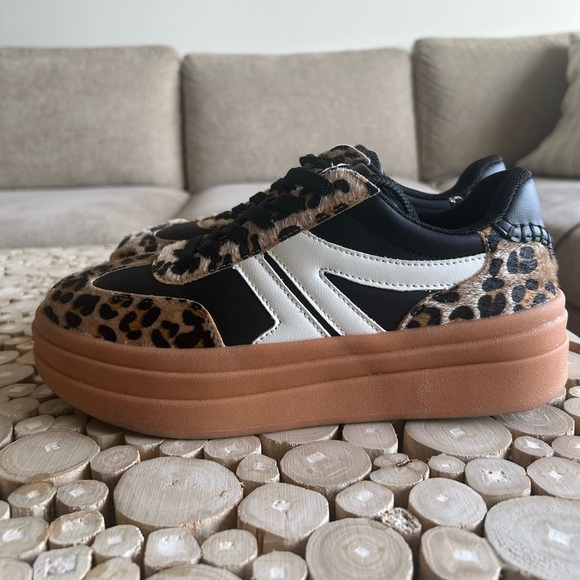 Leopard Print Platform Sneakers - Picture 3 of 6